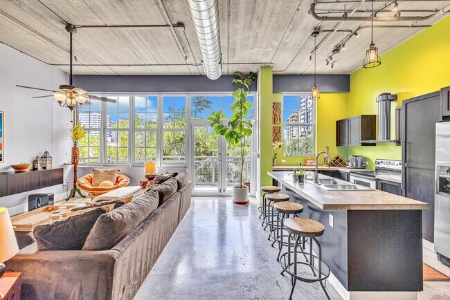 Building Photo - 425 N Andrews Ave