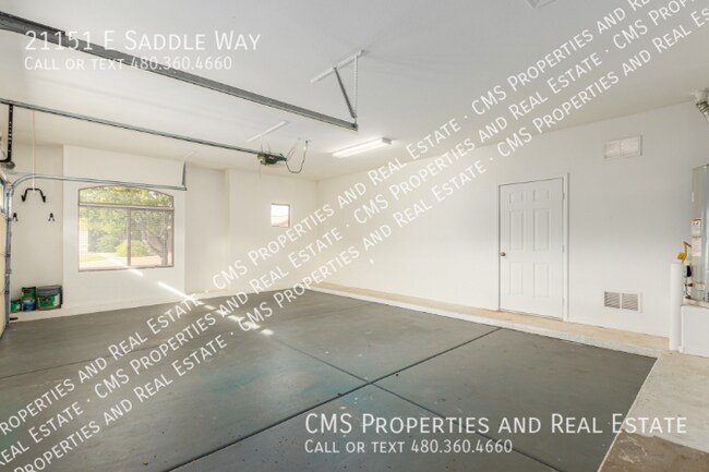 Building Photo - 21151 E Saddle Way