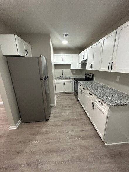 Building Photo - Forest Pointe