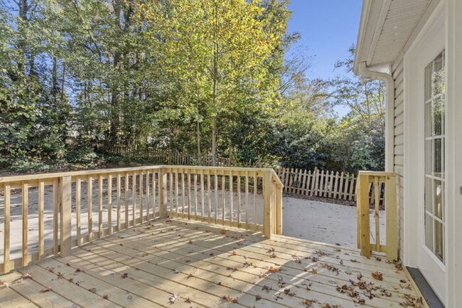 Building Photo - 3BR/2BA Home with Deck & Storage Shed in P...