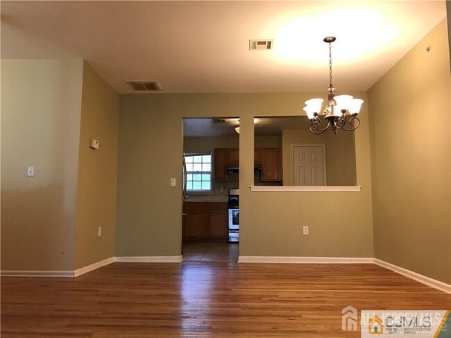 Building Photo - 141 Forest Dr