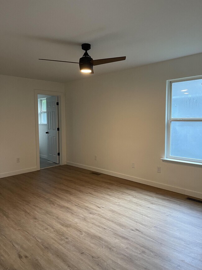 Building Photo - 3759 Grace Ave