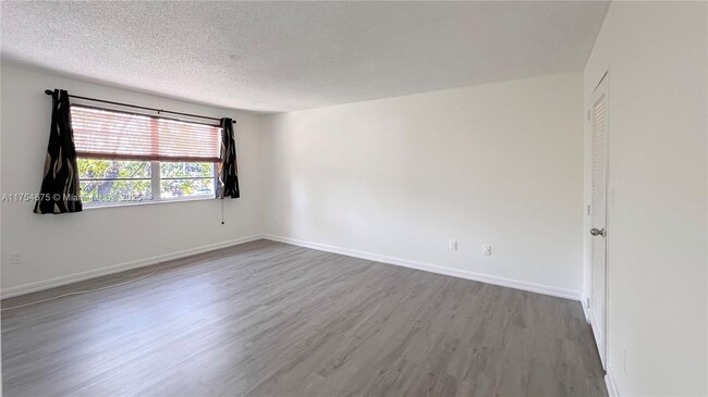 Building Photo - 4670 NW 79th Ave