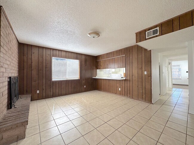 Building Photo - Northeast El Paso 3 bed