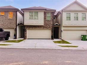 Building Photo - 181 Dewey Rd