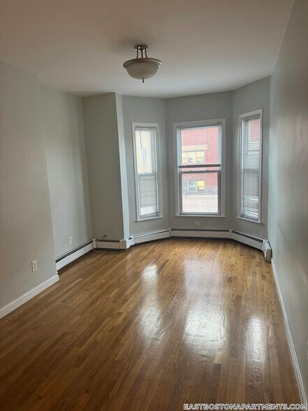 Building Photo - 345 Meridian St