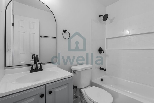 Building Photo - LOCATION, LOCATION, LOCATION!!! 3-Bedroom RENOVATED Rental Home-UNMATCHED CONVENIENCE!