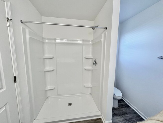Building Photo - BEAUTIFUL 3BD Townhome Walking Distance to Downtown