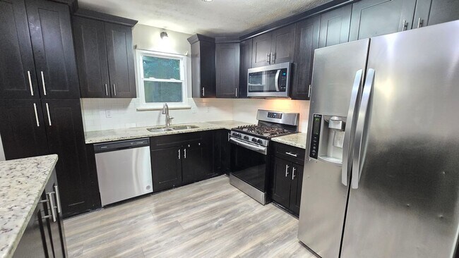 Building Photo - 5037 Camden Ct SW