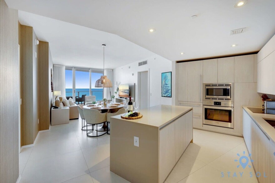 Building Photo - 4111 S Ocean Dr