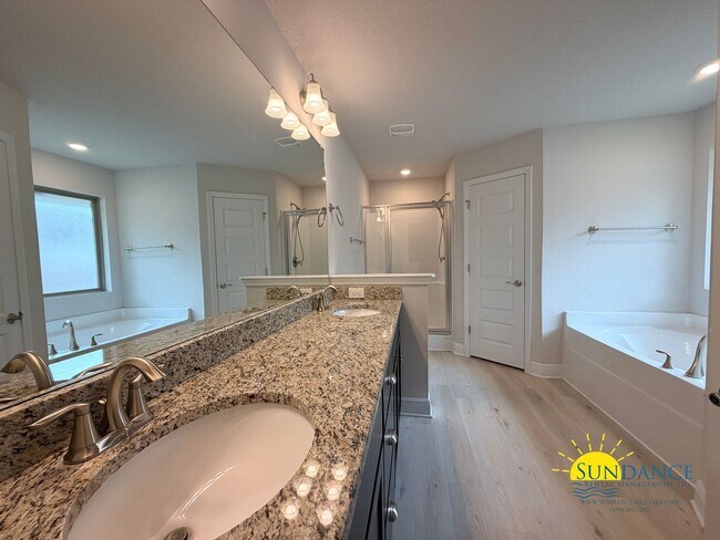Building Photo - Beautiful 4-Bedroom Home in Quiet Crestview Cul-de-Sac!