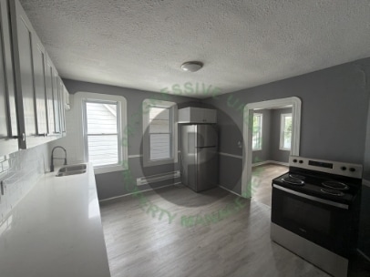 Building Photo - 4144 Hyde Ave