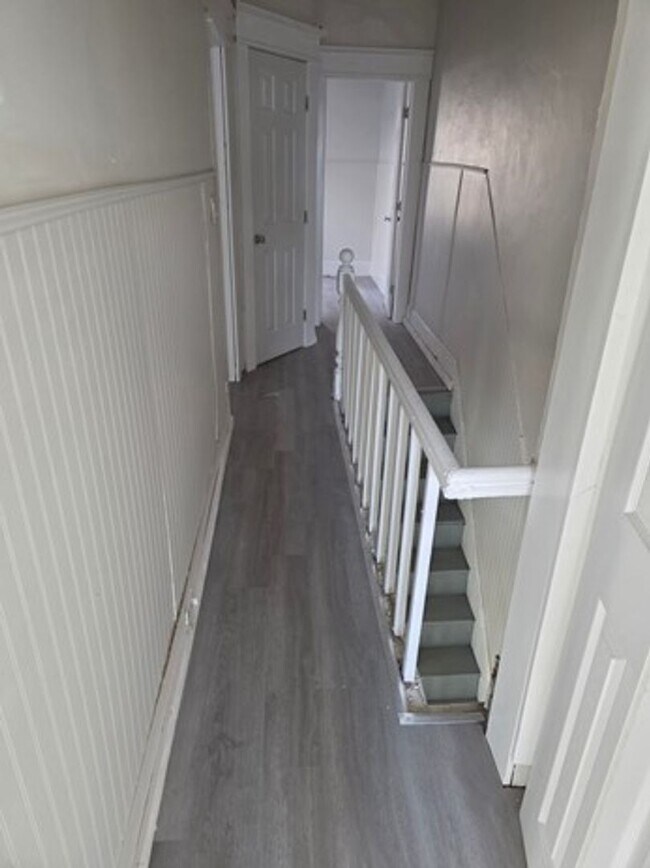 Building Photo - 3 Bedroom - 1102