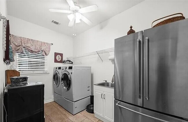 Building Photo - 4319 Dawning Ln