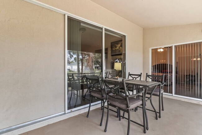 Building Photo - $1,895/month ** Furnished * Annual / Short Term * 3 bed / 2 Bath * Single Family * North Port