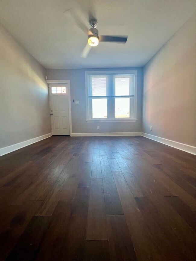 Building Photo - Recently Renovated 3-Bedroom Townhome in Allegheny West! Available NOW!