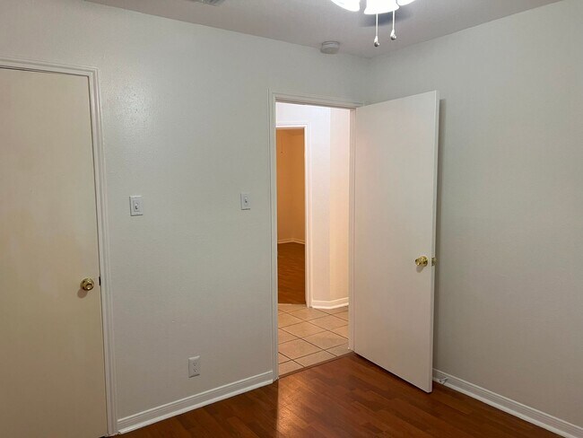 Building Photo - 7827 Forest Briar