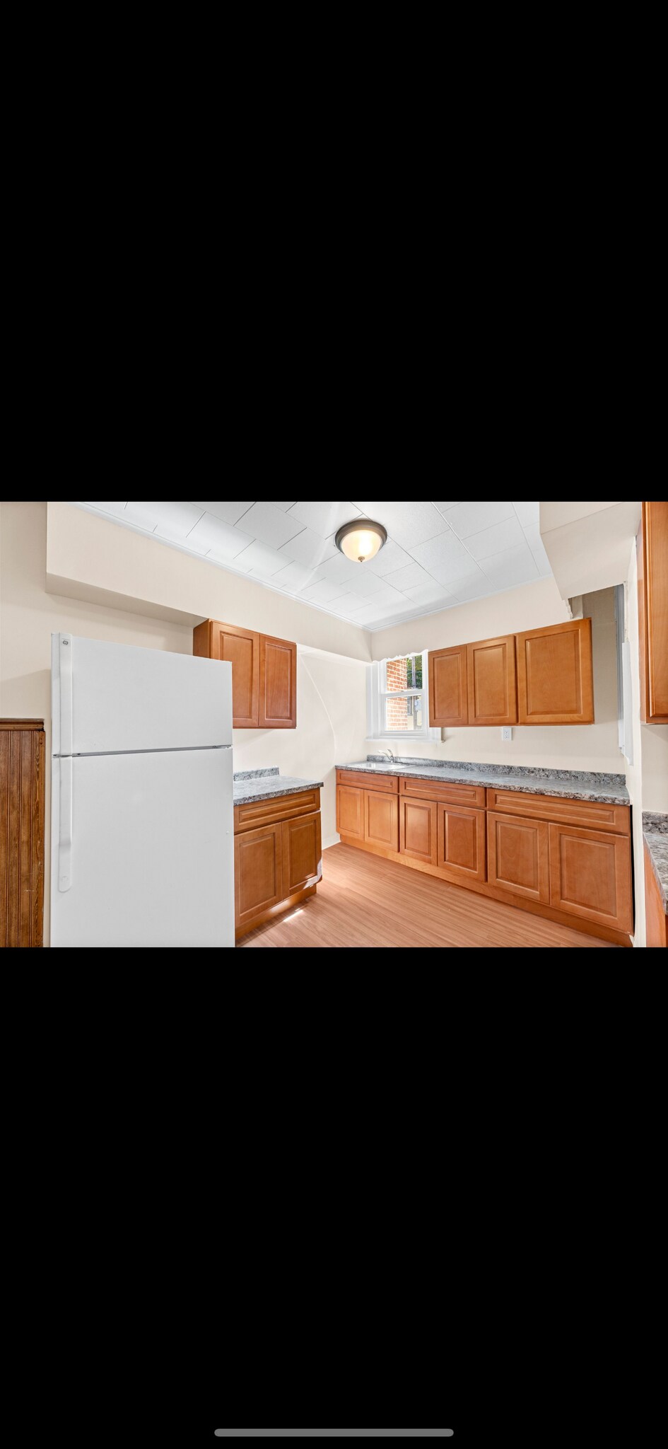 Building Photo - 1420 W Linden St