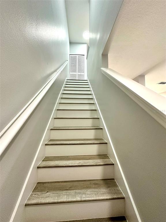 Building Photo - 918 Chelsea Dr