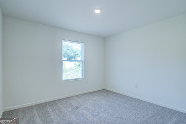 Building Photo - 322 Foxtrot Trl