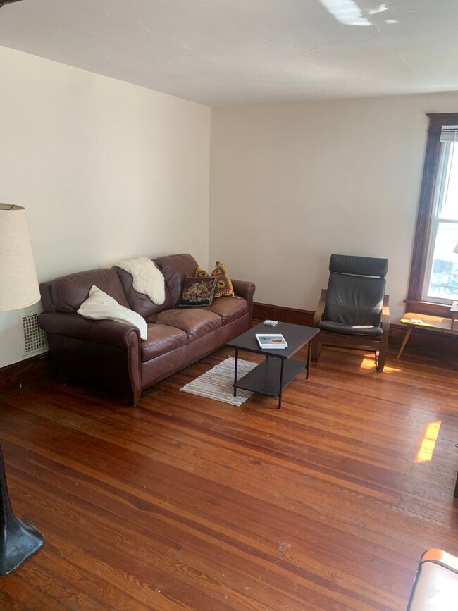 Primary Photo - 41 Worrall Ave