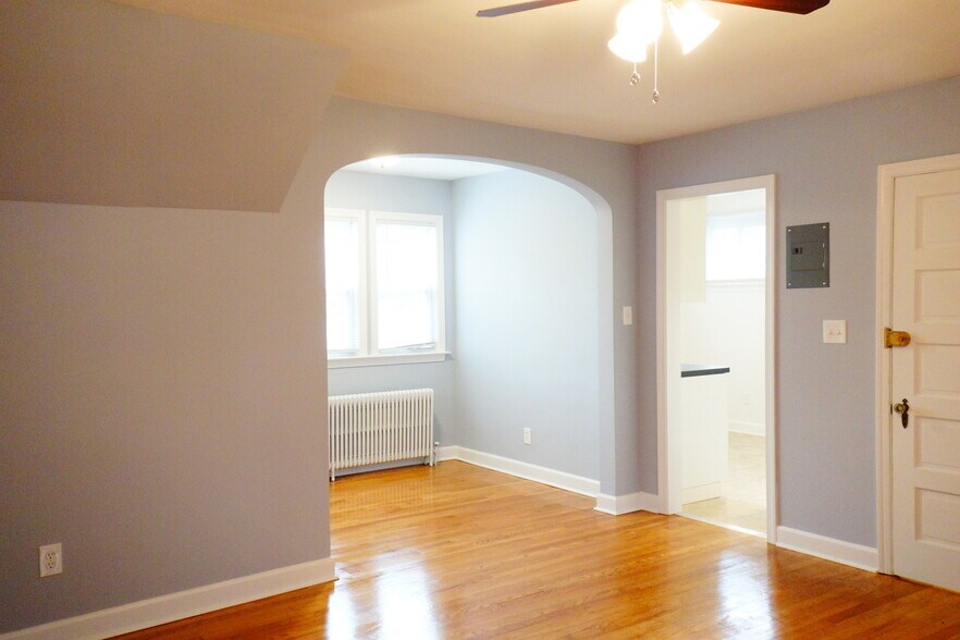 Building Photo - 807 Kennebec Ave