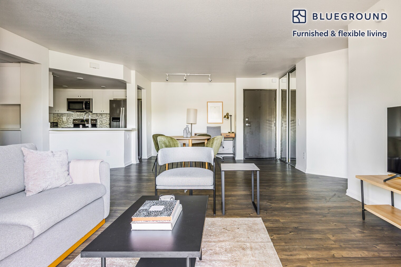 Building Photo - 10983 Bluffside Dr