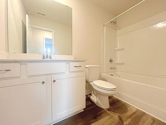 Building Photo - 922 Powder Crk Dr