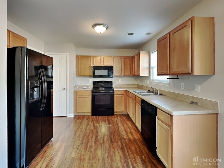 Building Photo - 4335 Springhaven Dr