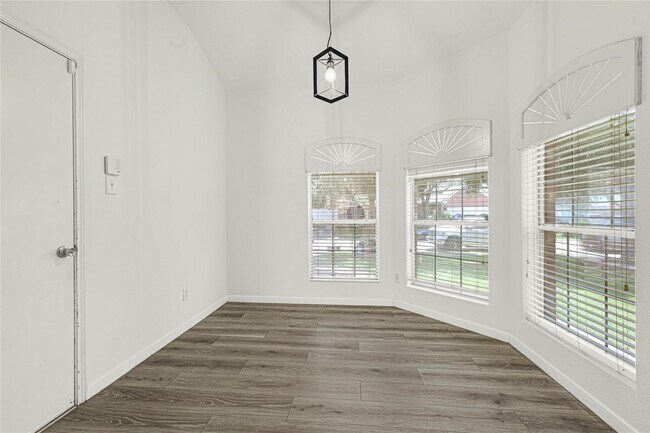 Building Photo - 19438 Hillside Springs Cir