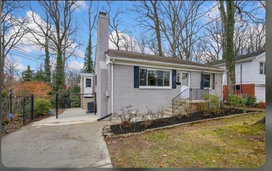 Primary Photo - 1253 Cresthaven Dr