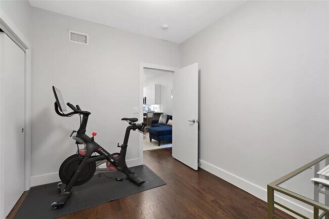 Building Photo - 267 Baldwin Ave