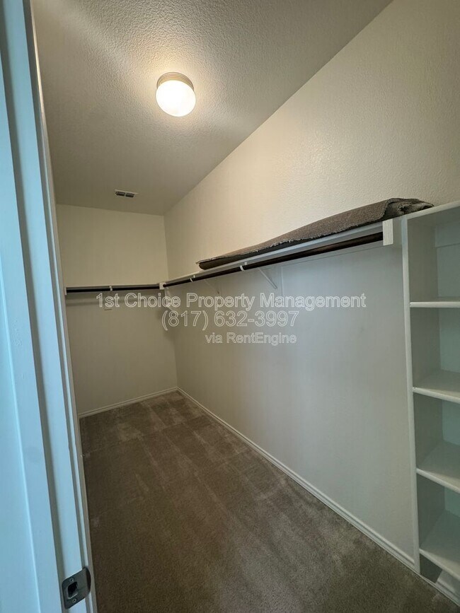 Building Photo - 8132 Cedar Lake Ln