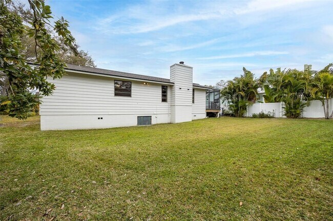 Building Photo - 12756 Poinsettia Ave