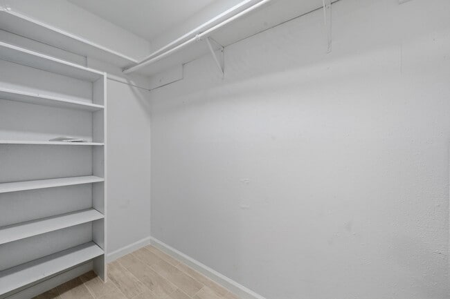 Building Photo - 7618 Breda Dr