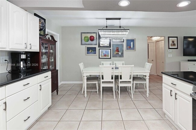 Building Photo - 1247 Washington St