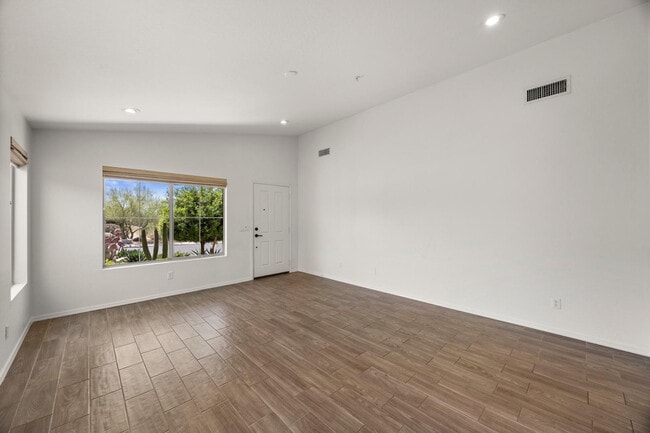 Building Photo - 10290 E Mallow Cir
