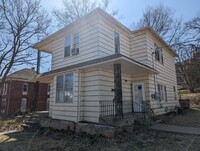Building Photo - 400 Atchison St