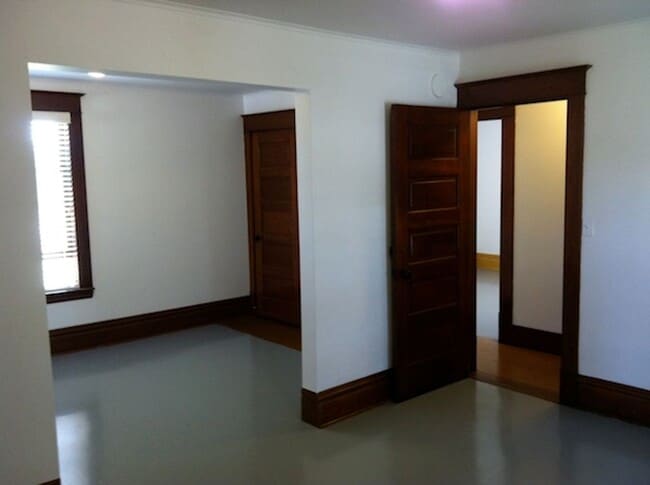 Building Photo - 2500 Fuller Ave NE