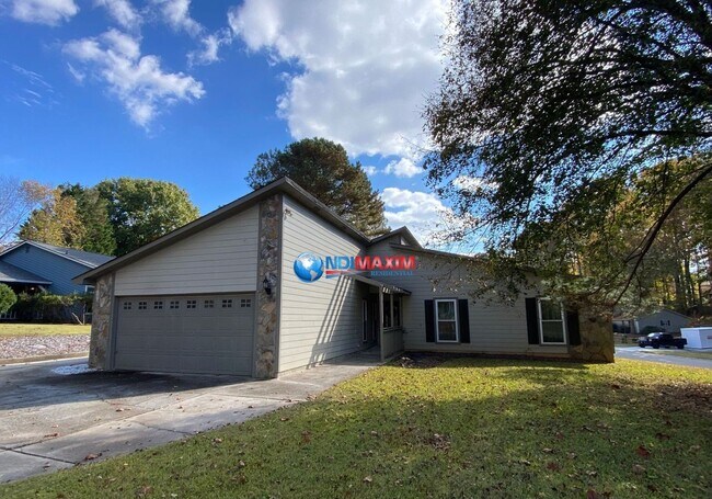 Primary Photo - Renovated wheelchair accessible ranch in P...