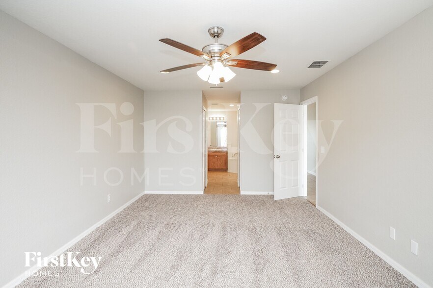 Building Photo - 211 Grouper Ct