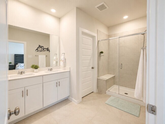 Building Photo - 624 Pelican Dr