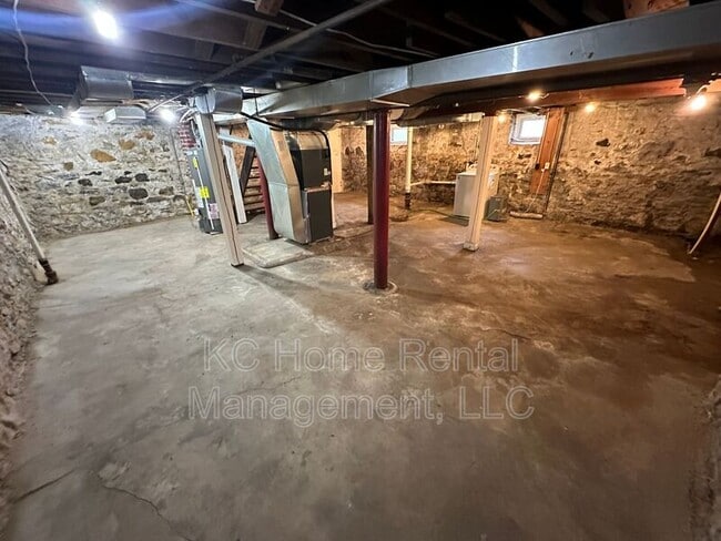 Building Photo - 4402 Adams St