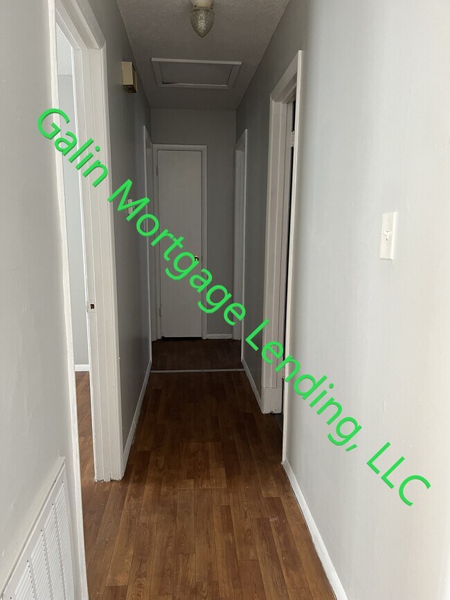 Building Photo - 102 Lucian Cir