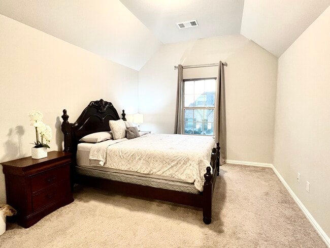 Building Photo - 980 Gentle Knoll Ln
