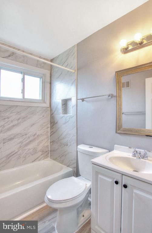 Building Photo - 2580 Iverson St