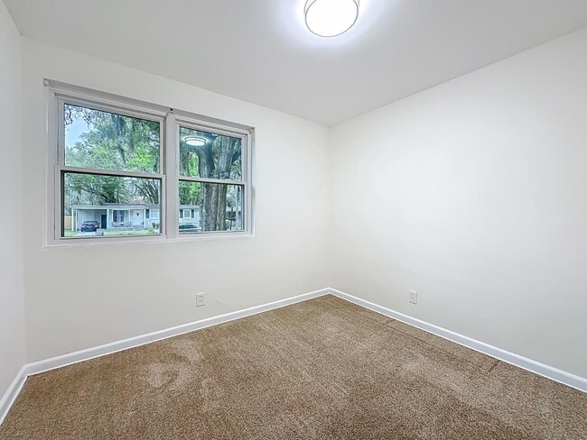 Building Photo - 5243 Poppy Dr