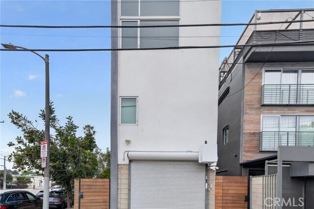 Building Photo - 404 Grand
