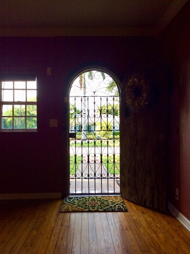 Building Photo - 382 Ellamar Rd