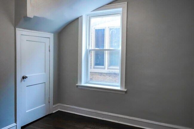 Building Photo - 6633 S Campbell Ave